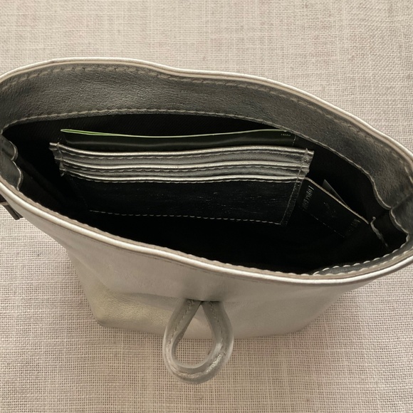 NEW Longchamp Roseau XS Crossbody Silver Leather Bucket Bag NWT - Picture 6 of 16